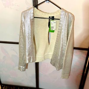 Metallic coat, add some bling to your outfits! 💎